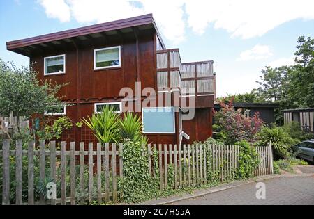 Walters Way, Honor Oak, Londres. Maisons autoconstruites à pans de bois conçues par l'architecte Walter Segal dans les années 1980 Banque D'Images