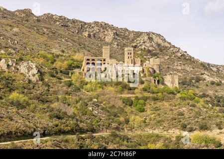 Europe, Espagne, Catalogne, Gérone, Alt Empordà, Port de la Selva, vue sur le monastère Sant Pere de Rodes dans l'arrière-pays de la Costa Brava Banque D'Images