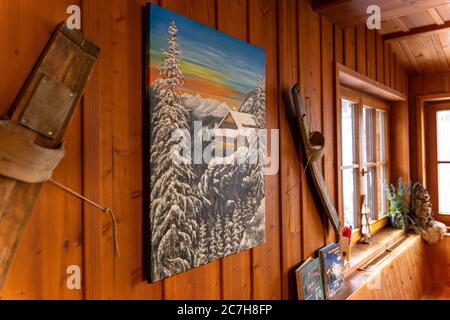 Europe, Autriche, Tyrol, Tyrol de l'est, Lienz, décoration murale de la salle à manger du Dolomitenhütte Banque D'Images