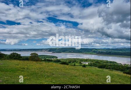 Grange-over-Sands vue de Arnside Knott, Arnside, Cumbria Banque D'Images