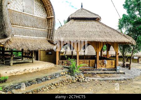 Huttes rurales dans le village de Sasak Ende à Lombok, Indonésie Banque D'Images