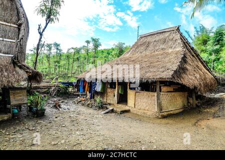 Refuge habité dans le village de Sasak Ende, Lombok, Indonésie Banque D'Images