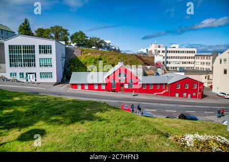 Akureyri maisons colorées en Islande. Vue sur un après-midi ensoleillé d'été. Banque D'Images