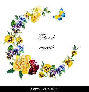 Pansy et roses aquarelle couronne ronde avec feuilles, papillons et fleurs de couleur bleu, jaune et rouge foncé Banque D'Images
