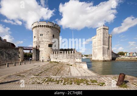 Port et tours Saint Nicolas et de la chaine, la Rochelle Banque D'Images