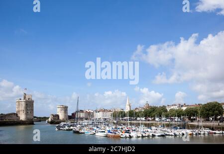 Port et tours Saint Nicolas et de la chaine, la Rochelle Banque D'Images