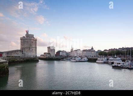 Port et tours Saint Nicolas et de la chaine, la Rochelle Banque D'Images