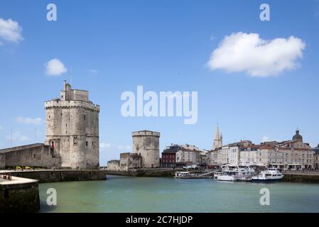 Port et tours Saint Nicolas et de la chaine, la Rochelle Banque D'Images