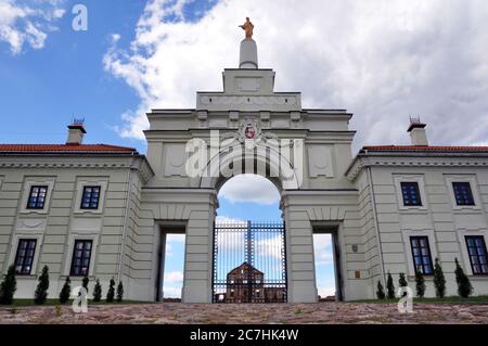 La porte d'entrée du palais et grand ensemble de la famille Sapieha - Palais Ruzhany, Biélorussie Banque D'Images