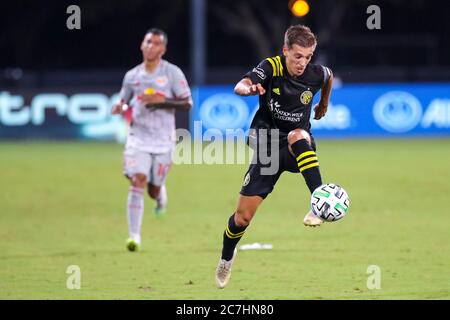Orlando, Floride, États-Unis. 16 juillet 2020. 16 juillet 2020: Le Columbus Crew avance PEDRO SANTOS (7) attaque le ballon pendant le tournoi MLS is Back Columbus Crew SC vs New York Red Bulls match au complexe sportif ESPN Wide World of Sports Complex à Orlando, FL le 16 juillet 2020. Crédit : Cory Knowlton/ZUMA Wire/Alay Live News Banque D'Images