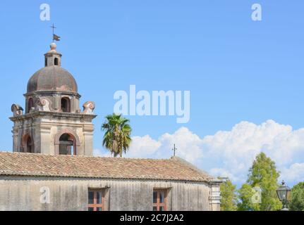 Vue sur l'église de Chiesa di San Pancrazio Taormina ville de Sicile Banque D'Images