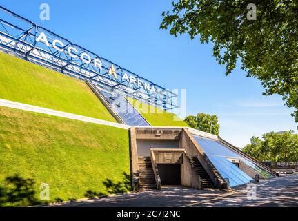 Entrée média et presse de la salle de concert et de l'arène sportive Accor Arena anciennement Palais Omnisport de Paris-Bercy (POPB) à Paris. Banque D'Images