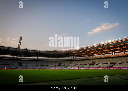 Turin, Italie - 16 juillet 2020: Vue générale des sièges vides au stadio Olimpico Grande Torino pendant la série UN match de football entre le FC de Turin et le CFC de Gênes. Le football italien reprend derrière des portes fermées après l'apparition du coronavirus COVID-19. Torino FC a remporté 3-0 au-dessus de Genoa CFC. Crédit: Nicolò Campo/Alay Live News Banque D'Images