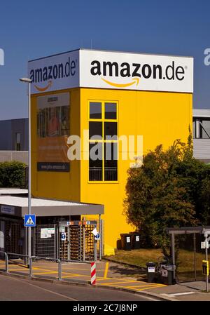 Amazon Logistics Center, l'un des plus grands sites de la préoccupation en Europe, Allemagne, Rhénanie-du-Nord-Westphalie, région de la Ruhr, Rheinberg Banque D'Images