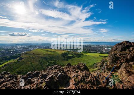 Vue depuis le sommet d'Arthur's Seat, Édimbourg, Écosse Banque D'Images