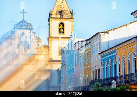 Architecture coloniale à El Pelourinho, site du patrimoine mondial de l'UNESCO, Salvador de Bahia, Bahia, Brésil, Amérique du Sud Banque D'Images