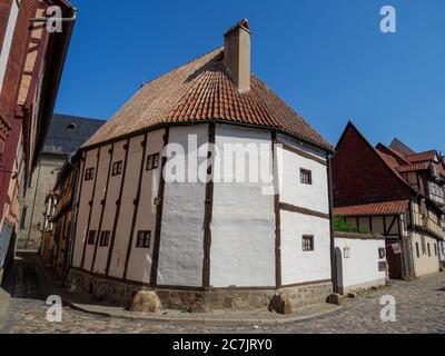 Musée à colombages dans un bâtiment de haute hauteur, vieille ville de Quedlinburg, patrimoine mondial de l'UNESCO, Saxe-Anhalt, Allemagne Banque D'Images