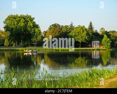 Parc Wörlitzer, Kahn, Garden Kingdom of Dessau-Wörlitz, patrimoine mondial de l'UNESCO, Saxe-Anhalt, Allemagne Banque D'Images