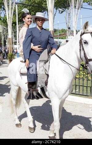 Rider, cheval, la Feria de Primavera, festival, costume traditionnel, tradition, culture, coutumes, El Puerto de Santa Maria, Andalousie, Espagne, Europe Banque D'Images