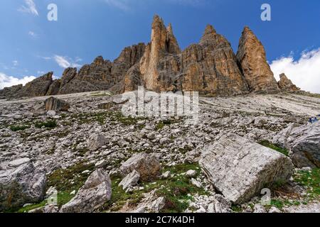 Paysage de haute montagne aux trois sommets, Dolomites Sexten, Tyrol du Sud, Belluno, Italie Banque D'Images