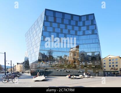 Fribourg, Bade-Wurtemberg, Allemagne, la bibliothèque de l'Université de Fribourg est la bibliothèque de l'Albert-Ludwigs-Universität Freiburg. Un nouveau bâtiment par Degelo Architects. Banque D'Images