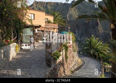 Boutique de souvenirs et restaurant dans le village de montagne de Masca dans les montagnes Teno, Tenerife, îles Canaries, Espagne Banque D'Images