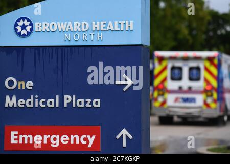 Fort Lauderdale, Floride, États-Unis. 17 juillet 2020. Une vue générale de l'hôpital Broward Health Hospital, le ministère de la Santé de la Floride, a confirmé vendredi 11,000 nouveaux cas de COVID-19 en une seule journée, le 17 juillet 2020, à fort Lauderdale, en Floride. Crédit : Mpi04/Media Punch/Alay Live News Banque D'Images