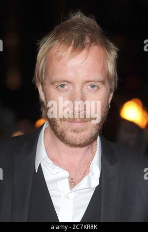 Rhys Ifans participe au 55e BFI London film Festival Gala screening of Anonyme, Empire Leicester Square, Londres. 25 octobre 2011 © Paul Treadway Banque D'Images