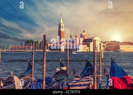 Riva Degli Schiavoni surplombant San Giorgio Maggiore Banque D'Images