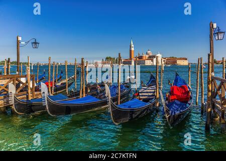 Riva Degli Schiavoni surplombant San Giorgio Maggiore Banque D'Images