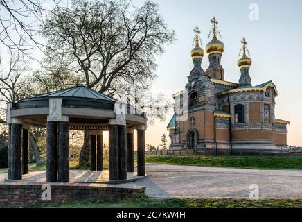 Allemagne, Hesse, Darmstadt, chapelle orthodoxe russe et pavillon sur Mathildenhöhe, Banque D'Images