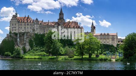 Sigmaringen, BW / Allemagne - 12 juillet 2020 : vue panoramique sur le château de Hohenzollern Sigmaringen Banque D'Images