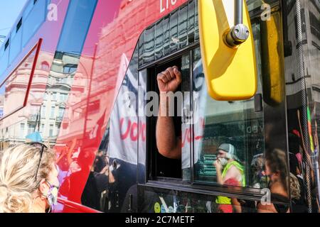 Oxford Street, Londres, Royaume-Uni. 18 juillet 2020. Black Lives Matter Protest march dans le centre de Londres. Crédit : Matthew Chattle/Alay Live News Banque D'Images