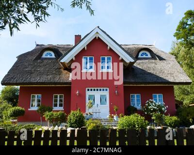 Haus mit Schölfmühle und Schölflegtem Garten an der Ostsee Ferienhaus Banque D'Images