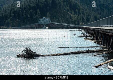 Pont sur le lac Chatcolet, parc national de Heyburn, Idaho Banque D'Images