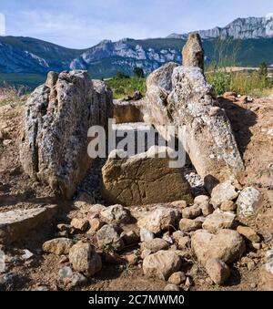 Dolmen El Sotillo à Leza dans la Rioja Alavesa. Alava, pays basque, Espagne, Europe Banque D'Images