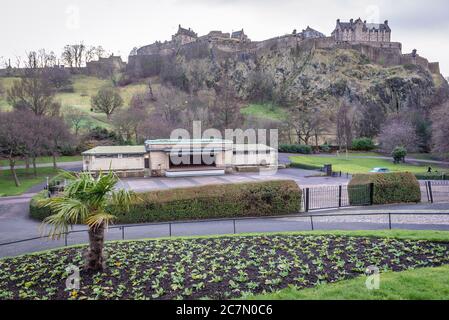 Ross Band Stand dans le parc public de Princes Street Gardens à Édimbourg, la capitale de l'Écosse, une partie du Royaume-Uni Banque D'Images