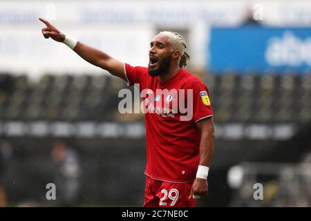 Swansea, Royaume-Uni. 18 juillet 2020. Ashley Williams de Bristol City regarde. Match de championnat EFL Skybet, Swansea City et Bristol City au Liberty Stadium de Swansea le samedi 18 juillet 2020. Cette image ne peut être utilisée qu'à des fins éditoriales. Usage éditorial uniquement, licence requise pour un usage commercial. Aucune utilisation dans les Paris, les jeux ou les publications d'un seul club/ligue/joueur. photo par Andrew Orchard/Andrew Orchard sports Photography/Alamy Live News crédit: Andrew Orchard sports Photography/Alamy Live News Banque D'Images