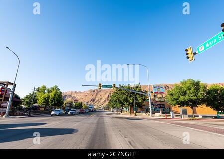 Moab, USA - 14 août 2019 : centre-ville de l'Utah, rue principale, ville près des parcs nationaux des Arches Canyonlands en été avec des panneaux indiquant le restaurant Banque D'Images