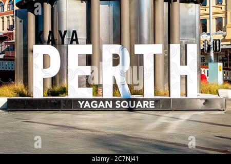 Gros plan du panneau Perth à Yagan Square Banque D'Images