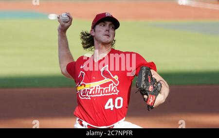 St. Louis, États-Unis. 18 juillet 2020. Jake Woodford, pichet des Cardinals de St. Louis, lance un entraînement de battage lors d'une séance d'entraînement d'équipe au stade Busch de St. Louis le samedi 18 juillet 2020. Photo de Bill Greenblatt/UPI crédit: UPI/Alay Live News Banque D'Images