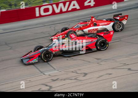 Newton, Iowa, États-Unis. 18 juillet 2020. ALEX PALOU (R) (55) de Barcelone, Espagne, fait des virages pendant la course pour l'Iowa INDYCAR 250s au circuit de l'Iowa à Newton, Iowa. Crédit: Walter G Arce SR Grindstone Medi/ASP/ZUMA Wire/Alay Live News Banque D'Images