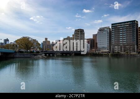 Une collection de plans de la ville d'Hiroshima ses cours d'eau s'exécutent dans toute la ville et il a une vibe très propre pour combien elle est grande. Banque D'Images