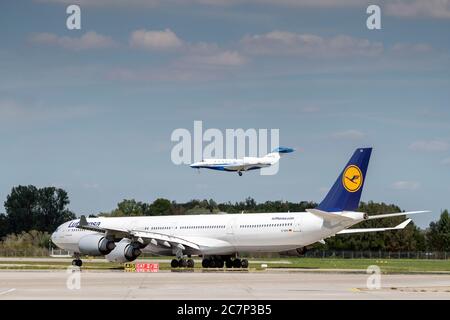 Munich, Allemagne - septembre 03. 2019 : Air X Charte Allemagne Cessna 750 Citation X avec l'enregistrement de l'avion D-BUZZ à l'approche du nord Banque D'Images