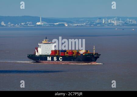 MSC Mandy se dirigeant vers les quais de Portbury Banque D'Images