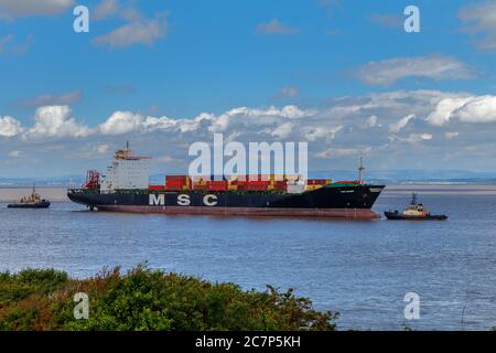 MSC Mandy se dirigeant vers les quais de Portbury Banque D'Images