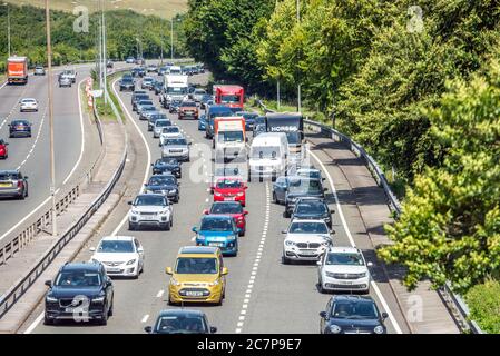 Brighton UK 18 juillet 2020: Embouteillages sur l'A23 entrant à Brighton samedi matin. Banque D'Images