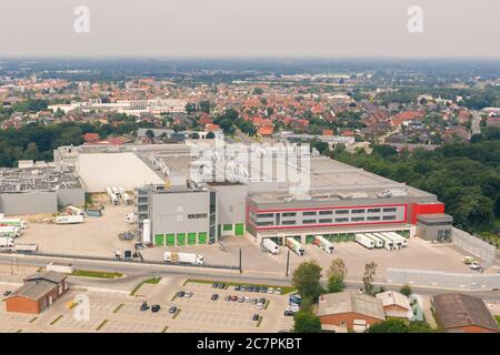 Lohne, Allemagne. 19 juillet 2020. La photographie aérienne montre l'abattoir de poulet de Wiesenhof à Lohne, en Basse-Saxe, où 66 personnes ont été testées positives pour le coronavirus. Credit: Mohssen Assanimoghaddam/dpa/Alay Live News Banque D'Images