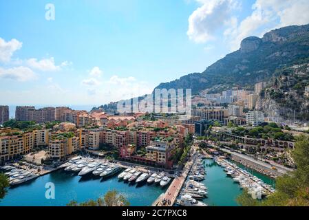 La vue de la forteresse sur les maisons de luxe yachts à Monaco Banque D'Images