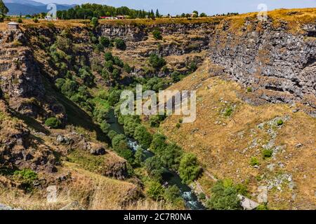 Rivière dzoraguet Lori Berd canyon paysage panorama Stepanavan monument de Lorri Arménie Europe de l'Est Banque D'Images